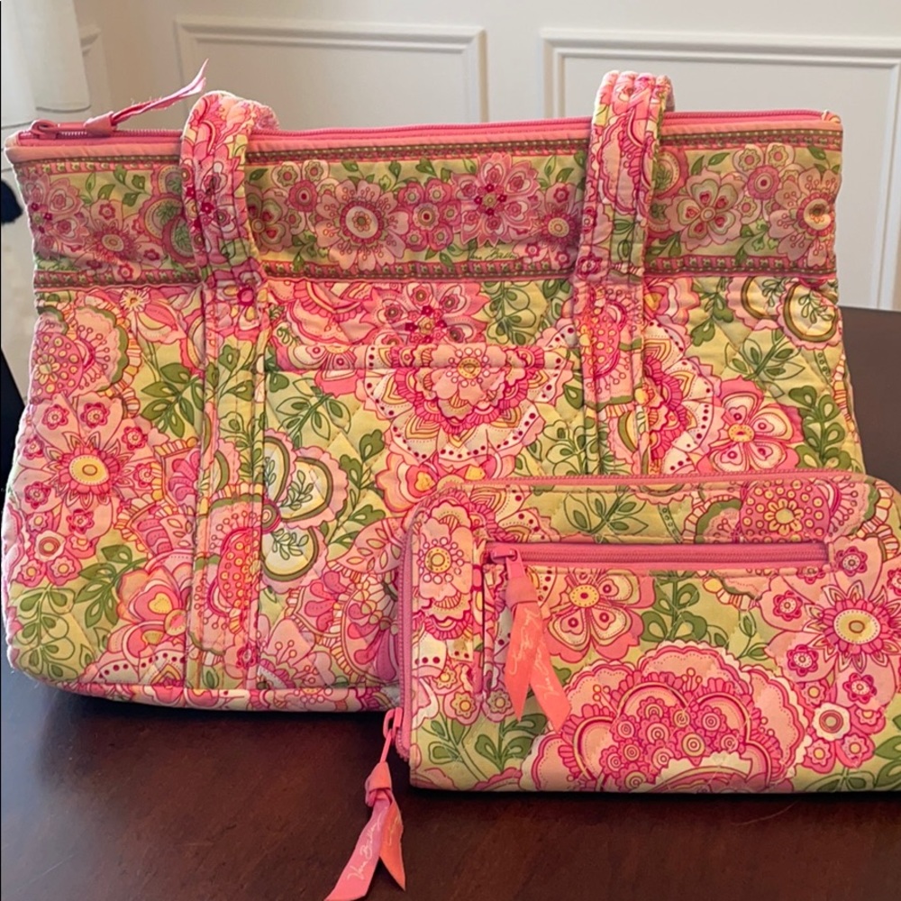 💞2️⃣4️⃣1️⃣‼️Vera Bradley Bag AND wallet‼️